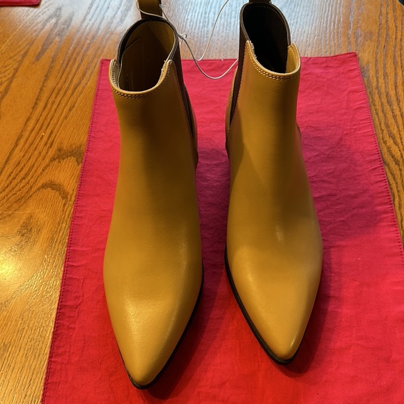 A new day -Gwen Tan, Low Shaft, Pull On, 2” Heeled Boots with memory foa… - Picture 9 of 11